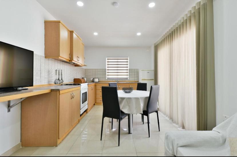 Sea View Apartment Бирзеббуджа Экстерьер фото